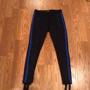 Stirrup pants